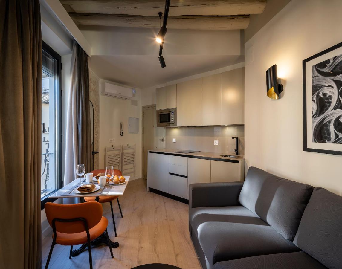 Home4U, Plaza Nueva 1 Granada Bagian luar foto